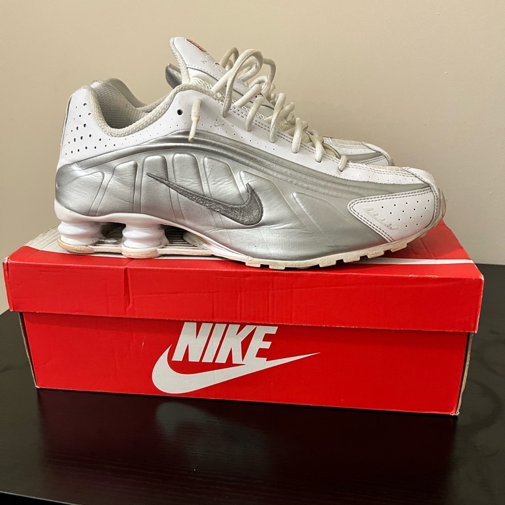 Nike Shox R4
